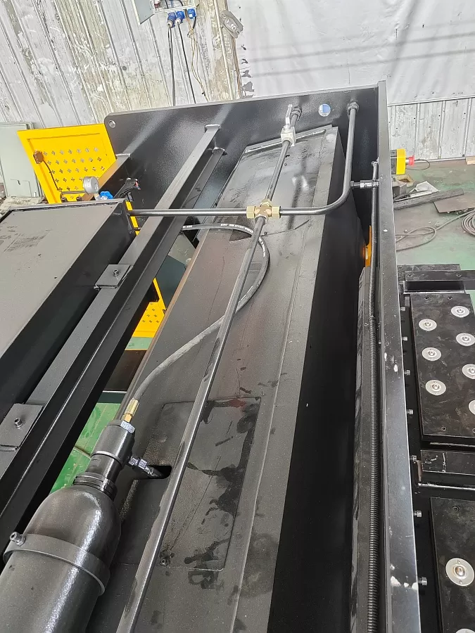 Гильотина гидравлическая Stalex HSB 3200x16