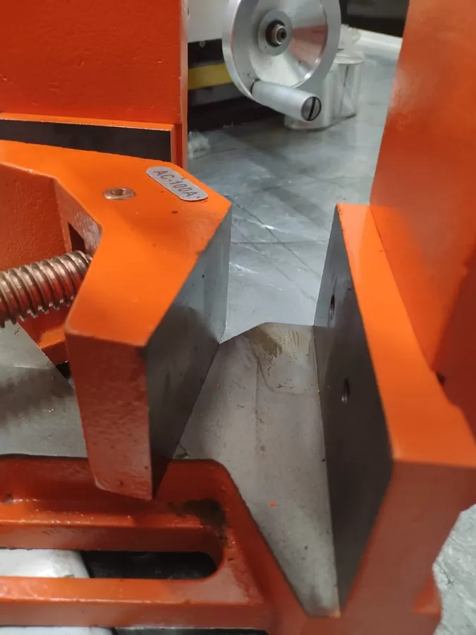 Угловой зажим трёхосевой Stalex AC-100Н