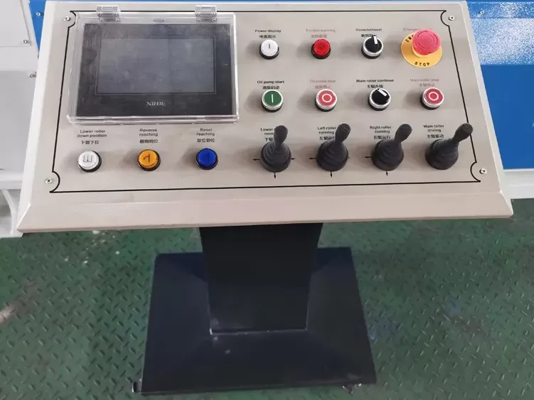 Четырехвалковый гидравлический вальцовочный станок STALEX W12-20x3000